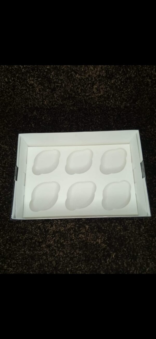 6 Cupcakes Transparent Lid Box
